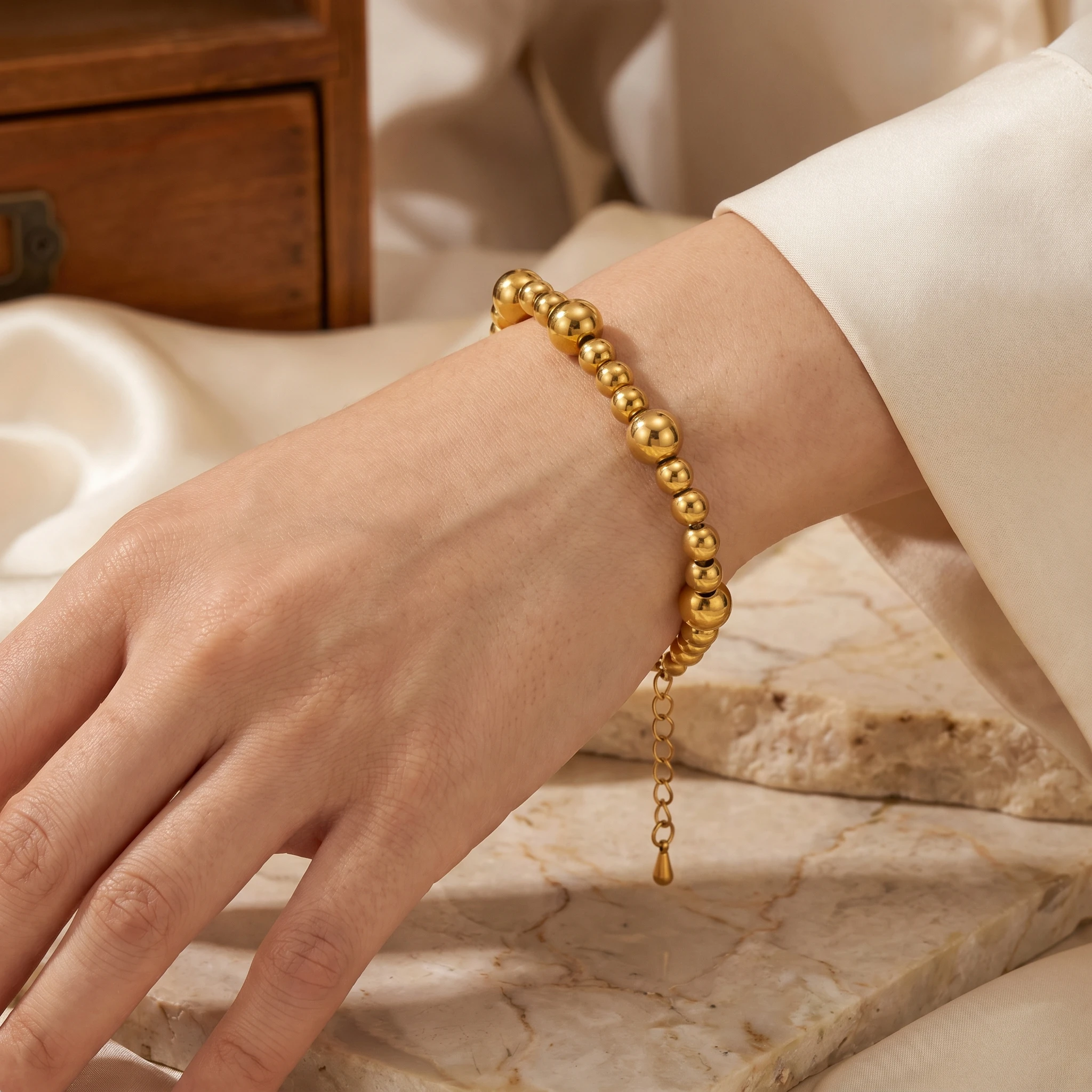Kalen Dainty Shell Pearl & Metal Ball Stainless Steel Beaded Bracelets for Women Gold Silver Tone Morden Elegant Chain Jewelry