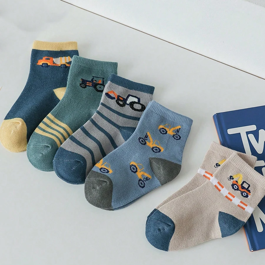 5 pairs of children's socks trend spring and autumn leisure socks breathable wear-resistant for everyday wear.
