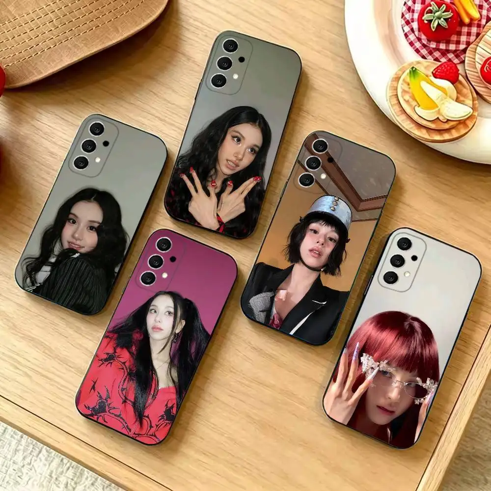 Singer Chaeyoungs phone Case For Samsung  S26,S25,S24,S21,S22,S23,S30,Ultra,S20,Plus,Fe,Lite/Others Shockproof,Black Cover