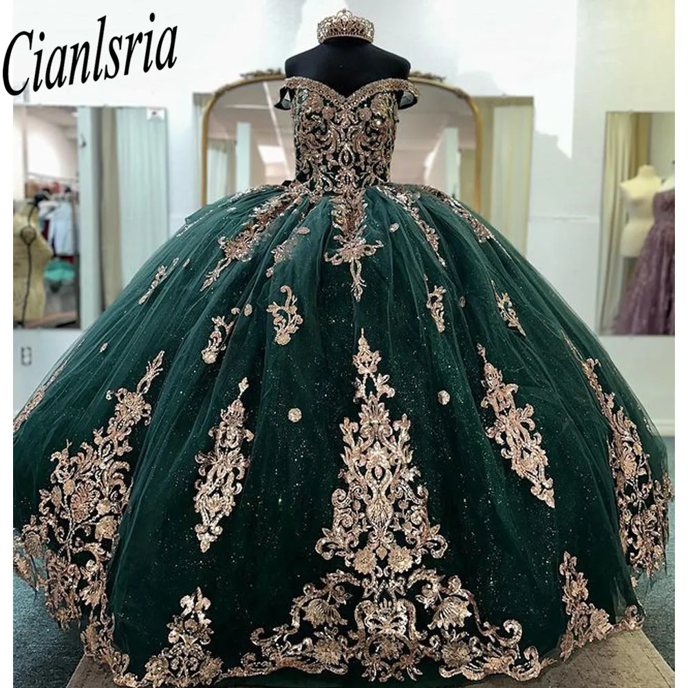 

Emerald Green Quinceanera Dress Off The Shoulder Crystal Ball Gown Appliques Lace Corset Sweet 15 Vestidos De Quinceañera