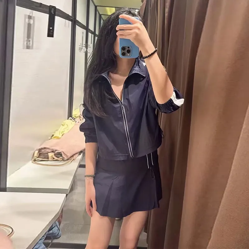 Paneelbesetzte Stehkragen-Oversize-Jacken und Culottes-Sets für Damen – Streetwear-Outfits mit langen Ärmeln, Reißverschluss, lockerer Passform und Shorts mit Kordelzug – Detail 4