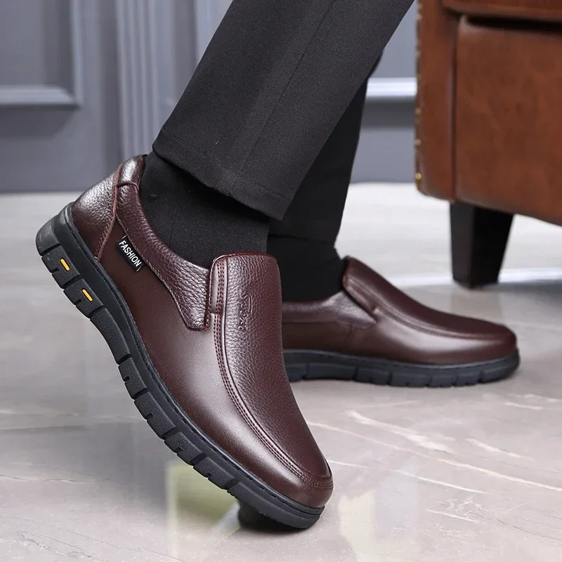 High Quality Leather Men Casual Shoes Breathable Italian Luxury Brand Mens Loafers Formal Mens Dress Shoes Slip-on Driving Shoes