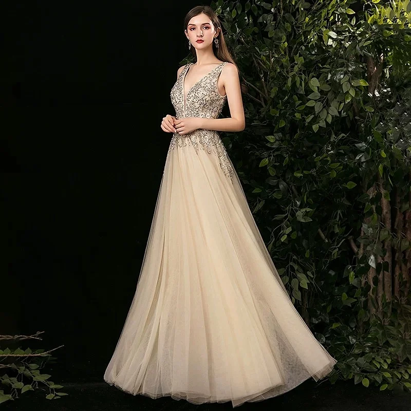 

2025 Golden Halter Prom Dress A-line Sleeveless Backless Tulle Lace Bodice V-neck Host Formal Evening Gown For Elegant Parties