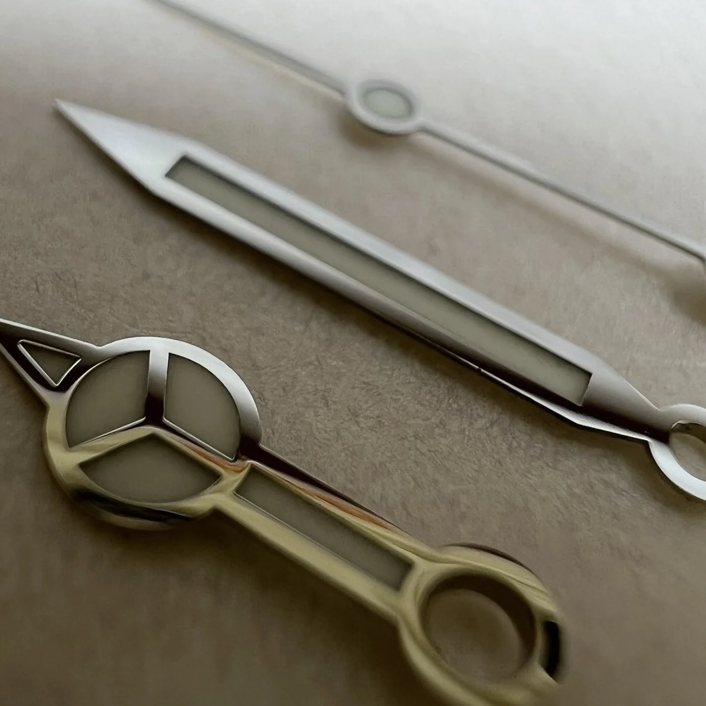 Compatible luminous hands for Submariner 16800, 16610, Sea-Dweller 16660, 16600. 3135, 3235 movements. Advanced luminous display