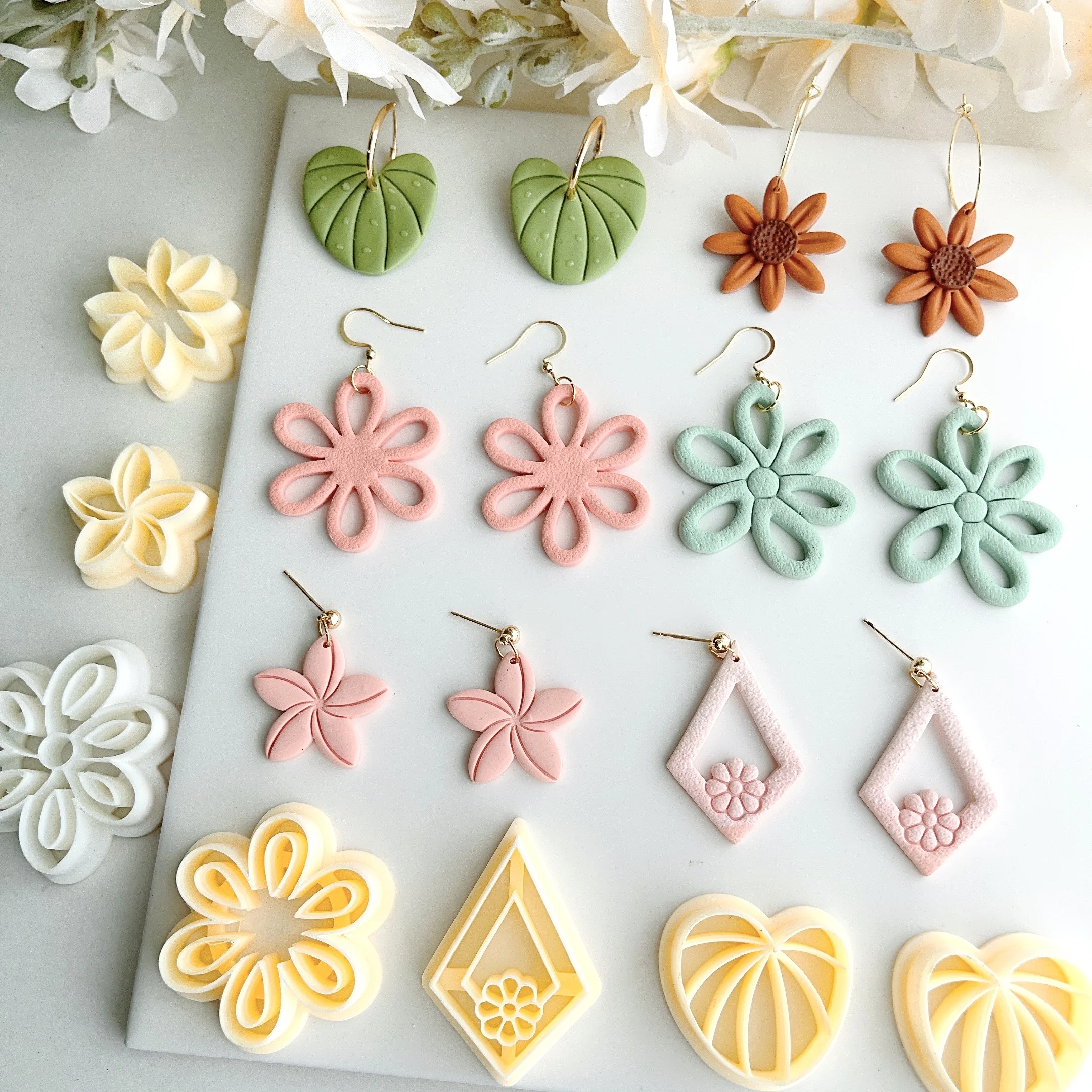 Daisy Sunflower Rose Polymer Clay Cutter 0.4mm Cut Flower Soft Pottery Mold DIY Earring Jewelry Pendant Cutting Die Mould Tools