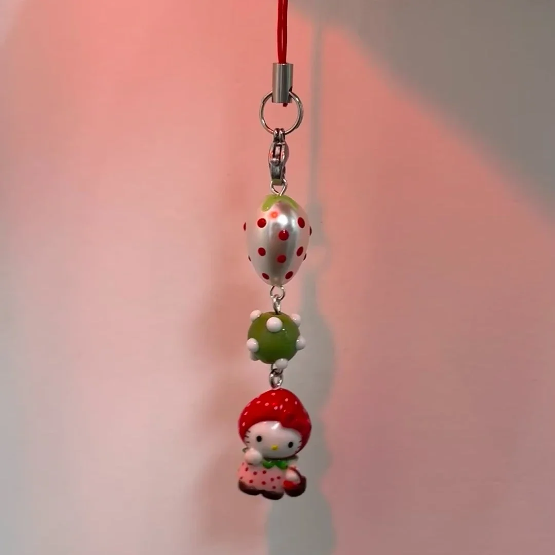 

Kawaii Sanrio Strawberry Head Hello Kitty Phone Chain Girl INS Style Beaded Pendant Cartoon Backpack KeyChain Decorative Gifts