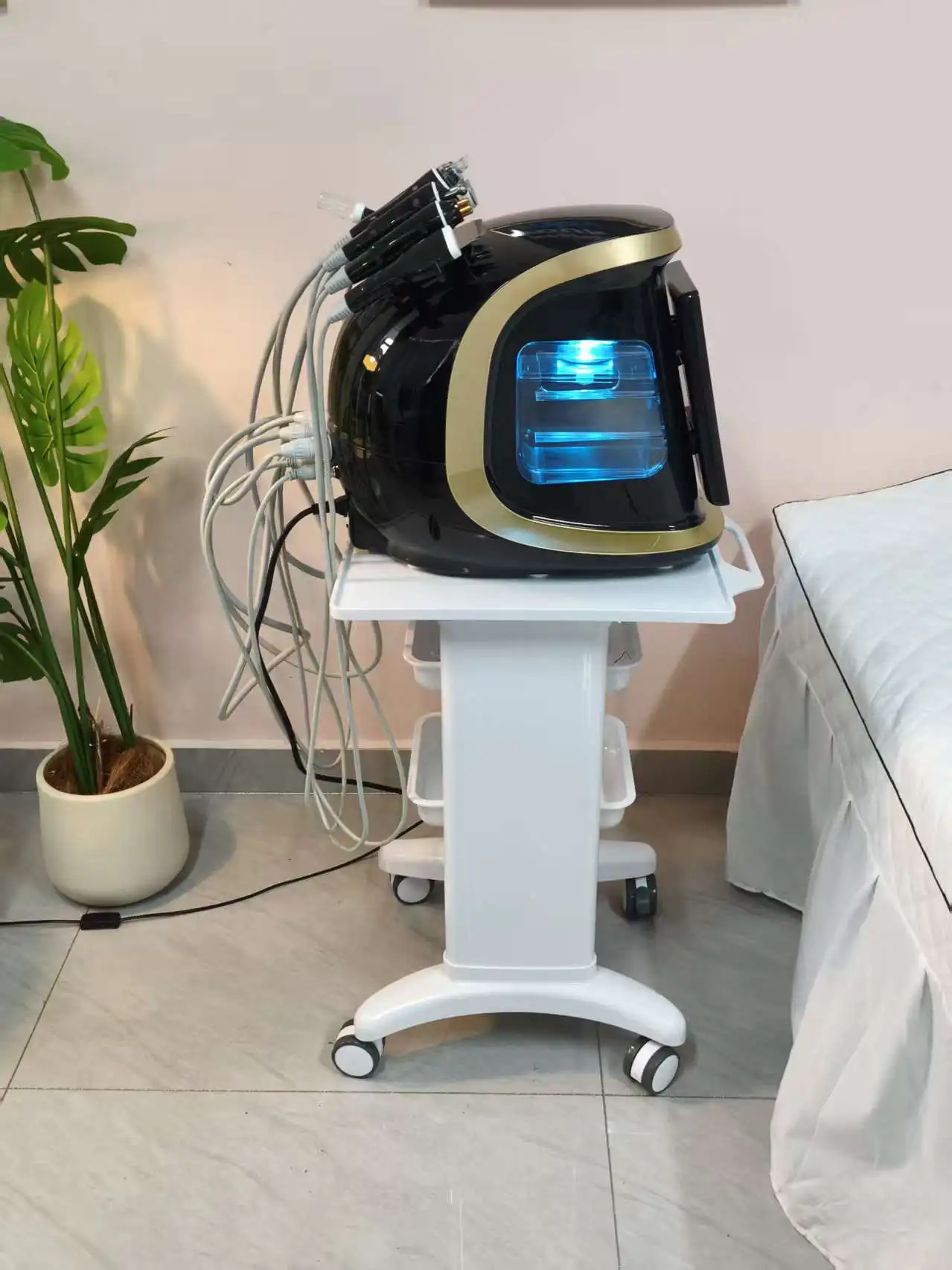 

Smart Ice Blue Hydro Facial Machine 7-in-1 Deep Cleaning Blackhead Removal Acne Treatment Skin Brightening Device