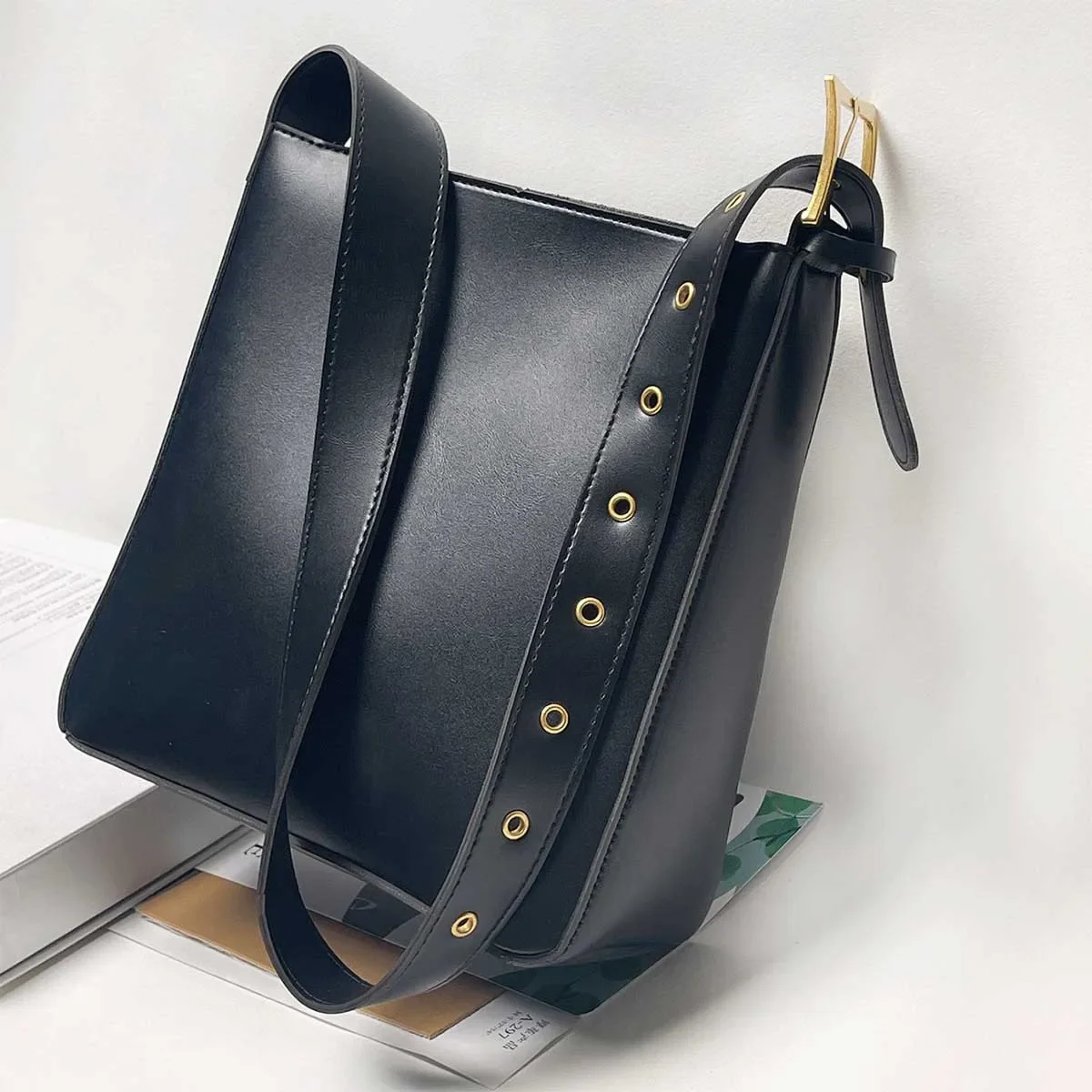 New Fashion Trend Versatile High Quality Texture Solid Color High Capacity College Style Bucket Bag Single Shoulder Crossbody