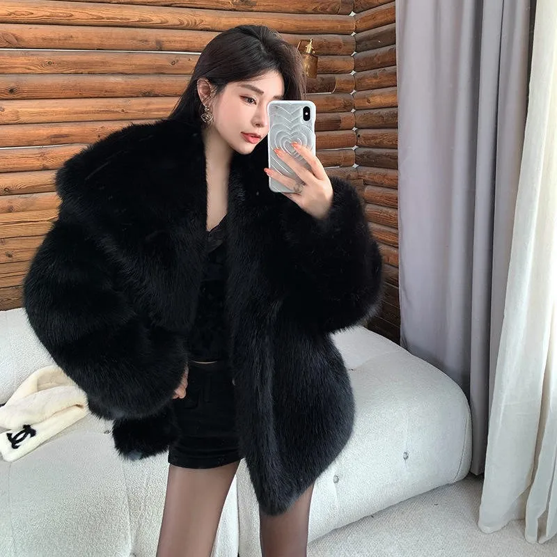 A new style of fur mixed coat with women's lapel and thickened fur fashionable light overcoat