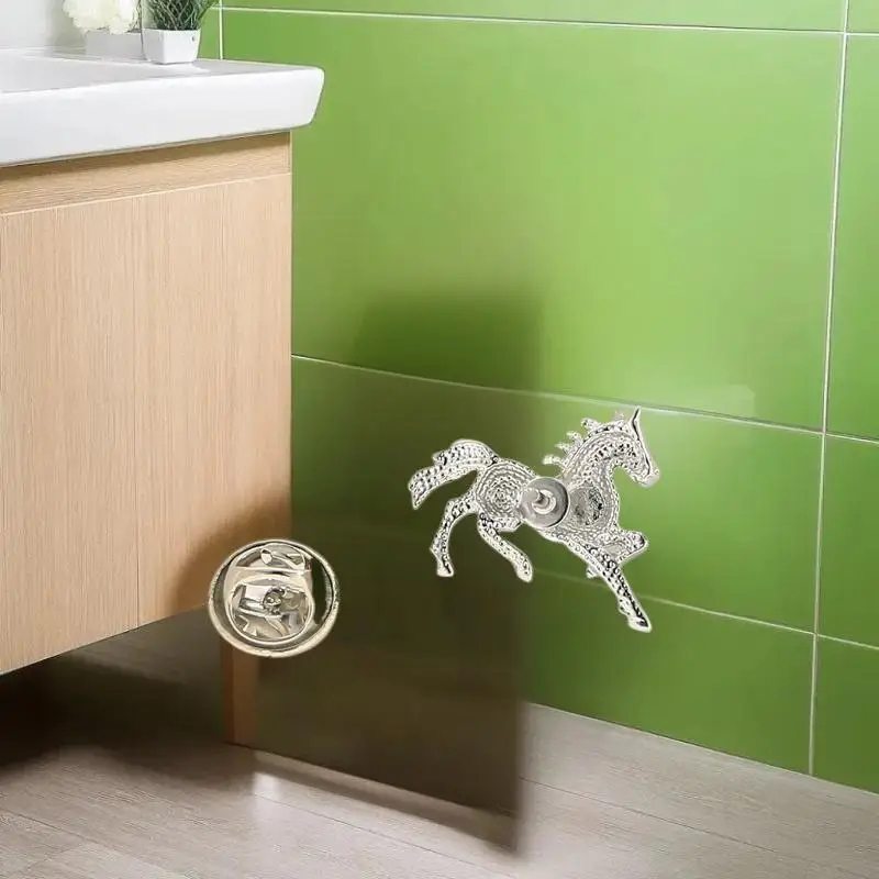 خمر بلون سبيكة الراكض الحرب الحصان زودياك المهر بروش دبابيس النساء الرجال ملابس عصرية اكسسوارات دعوى التلبيب الصدار