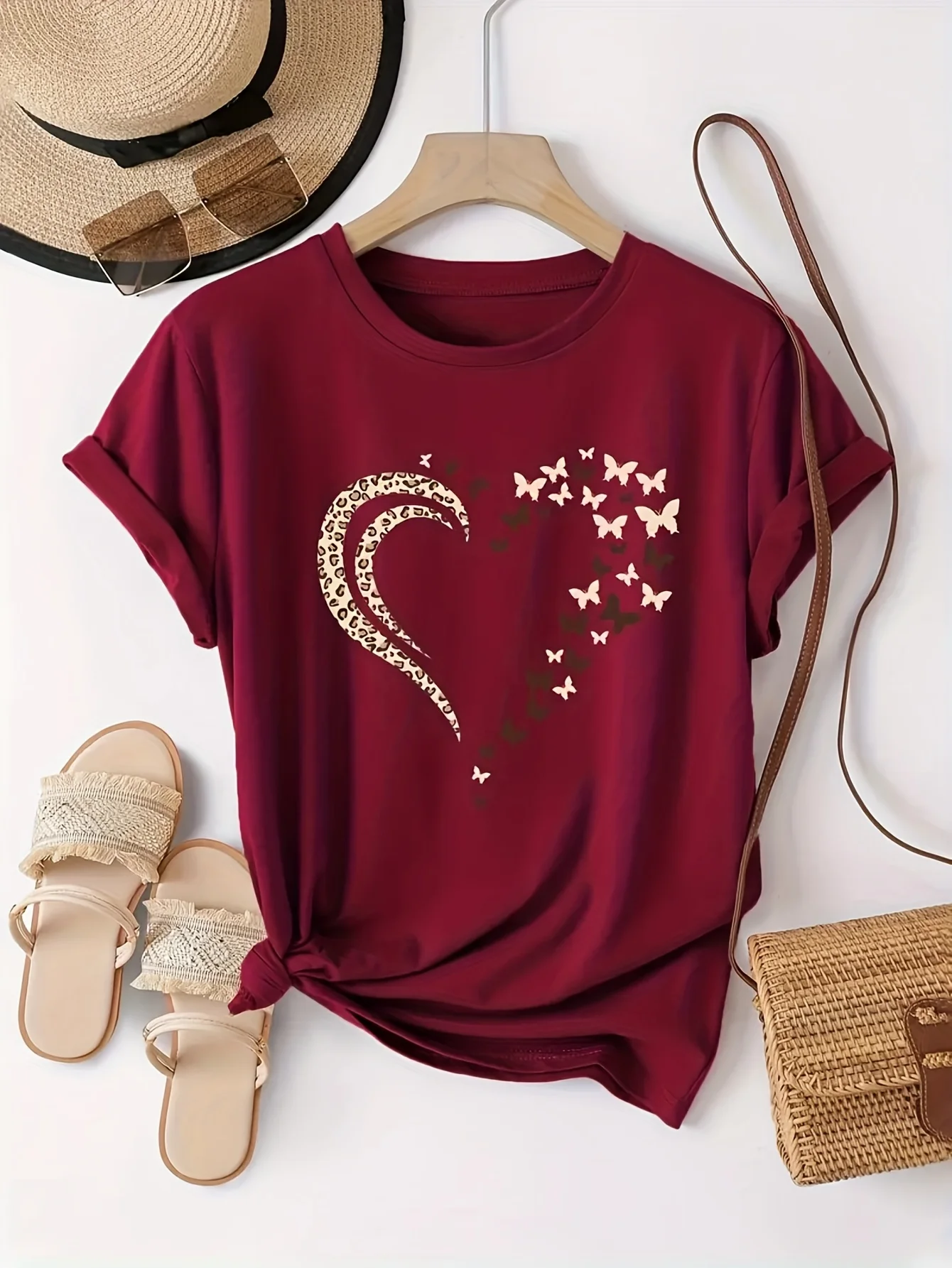 Camiseta con estampado de leopardo y mariposa en forma de corazón para mujer, camiseta a la moda con cuello redondo, adecuada para todas las estaciones, ropa de mujer y2k