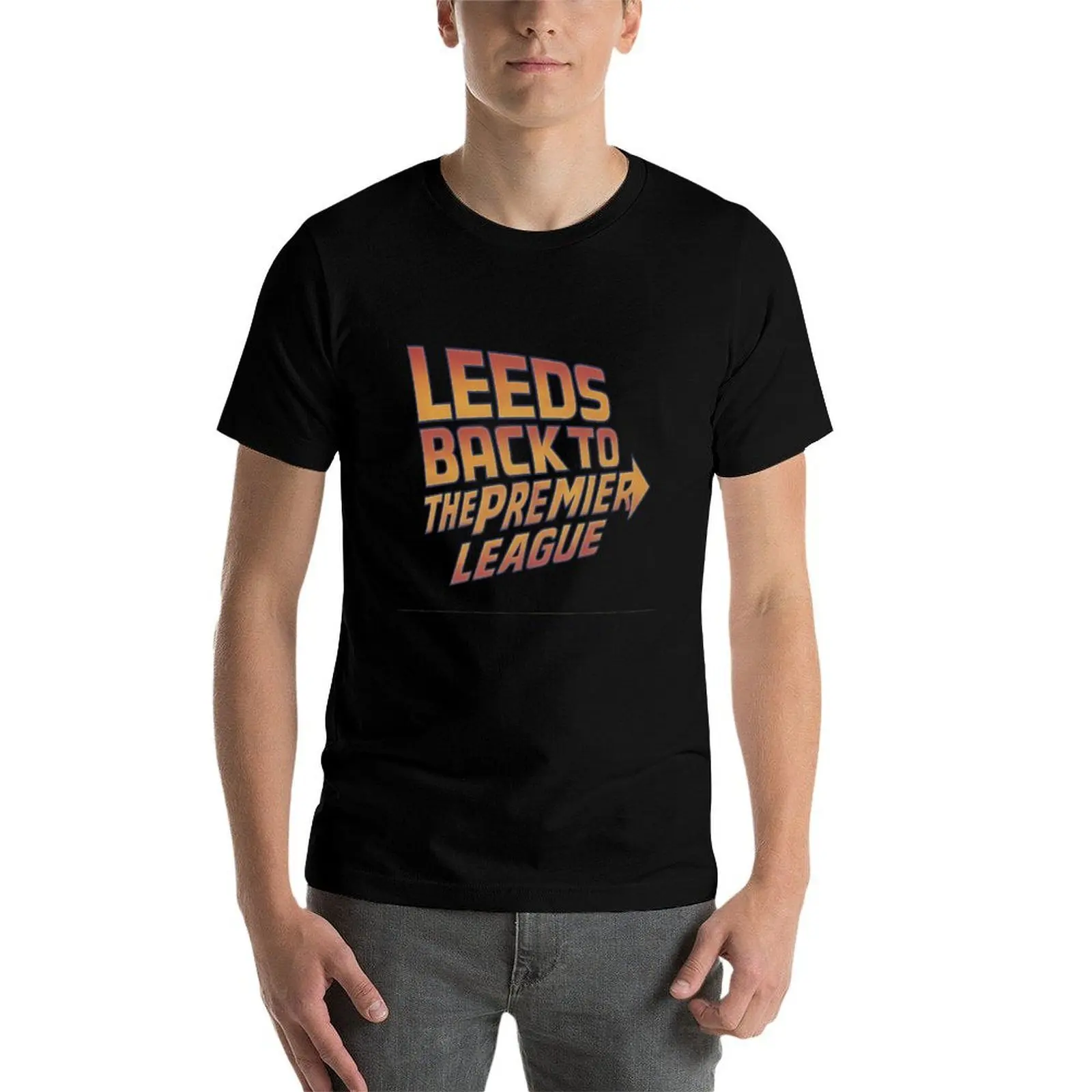 تي شيرت Leeds Back to the Premier League - تي شيرت بتصميم كرة القدم بتصميم Time Travel Style تي شيرت رجالي عالي الجودة من العلامة التجارية الفاخرة