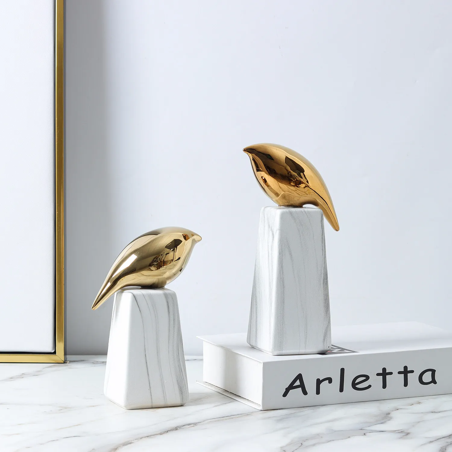 Nordische Luxus Goldener Vogel Keramik-Ornamente Wohnzimmer-Dekoration Moderne Tierskulptur Schreibtisch-Dekoration Einzigartiges Geschenk