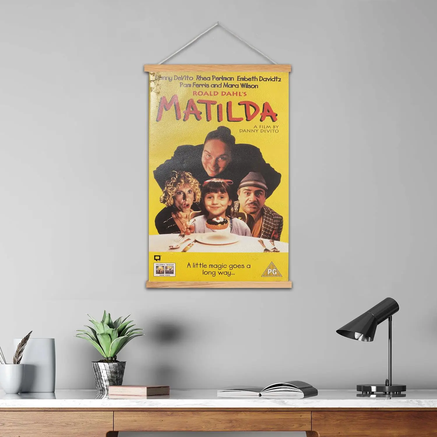 matilda movie Framed Wall Painting Canvas Art Poster and Wall Art,  Modern Family, Bedroom Decor, Posters,Decorative painting