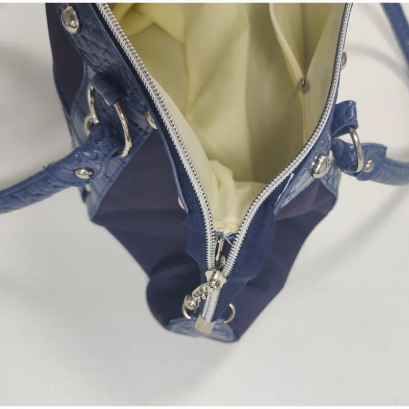 Marken-Retro-Y2K-Schultertasche Hochwertige Nischen-Motorradtasche mit Nieten Krokodilmuster Große Kapazität Denim-Canvas-Pendler-Tragetasche – Detail 5