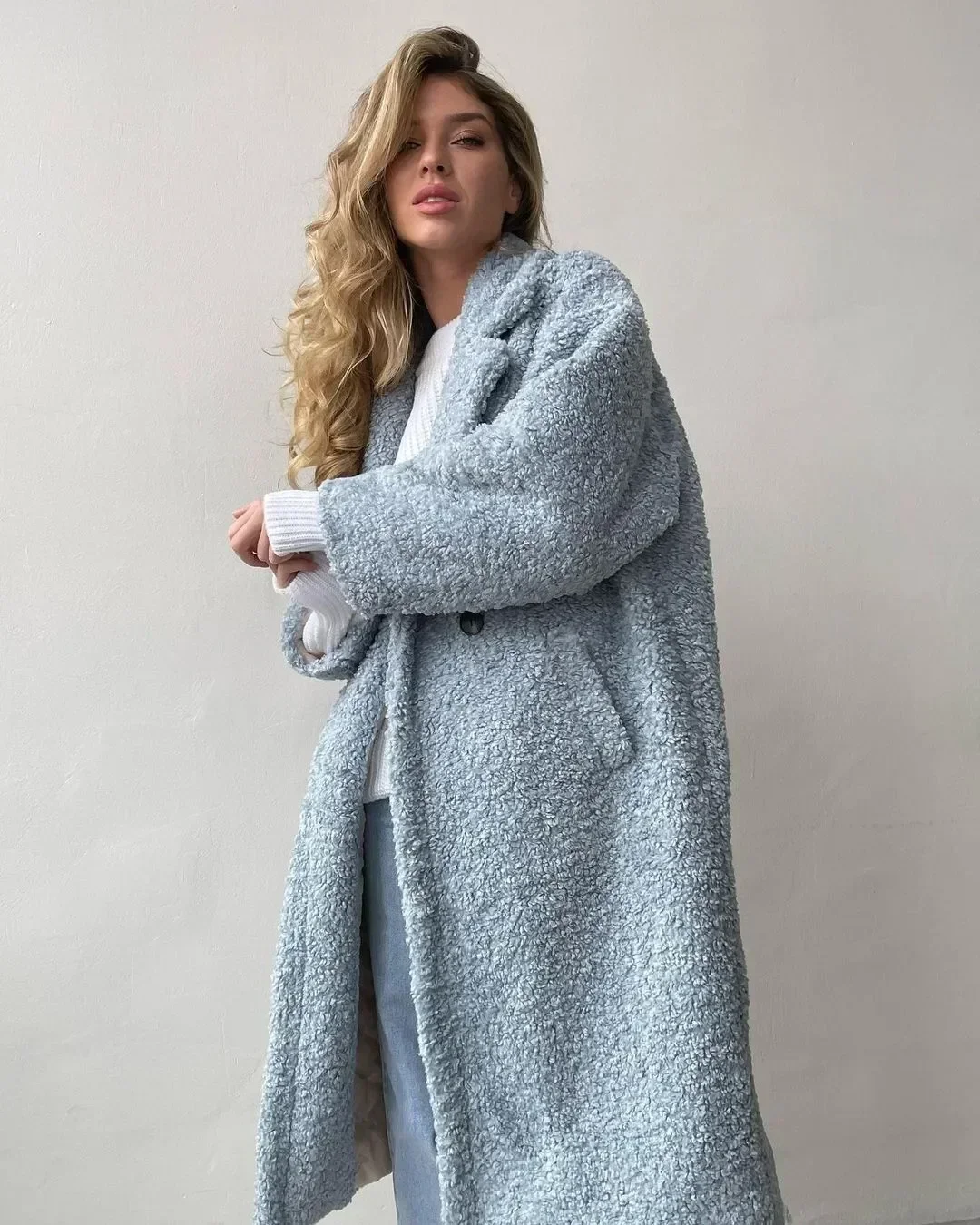 

Long Sleeve Lapel Plush Coat Woman Autumn And Winter New European And American Women's Temperament Commuter Coat