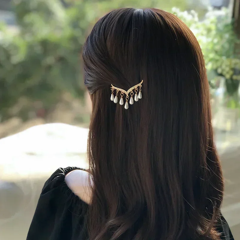Moda damska Kreatywne prezenty Elegancki wisiorek z perłą Frędzle Akcesoria do włosów Słodka luksusowa geometria Biżuteria Spinki do włosów Akcesoria — zdjęcie 4