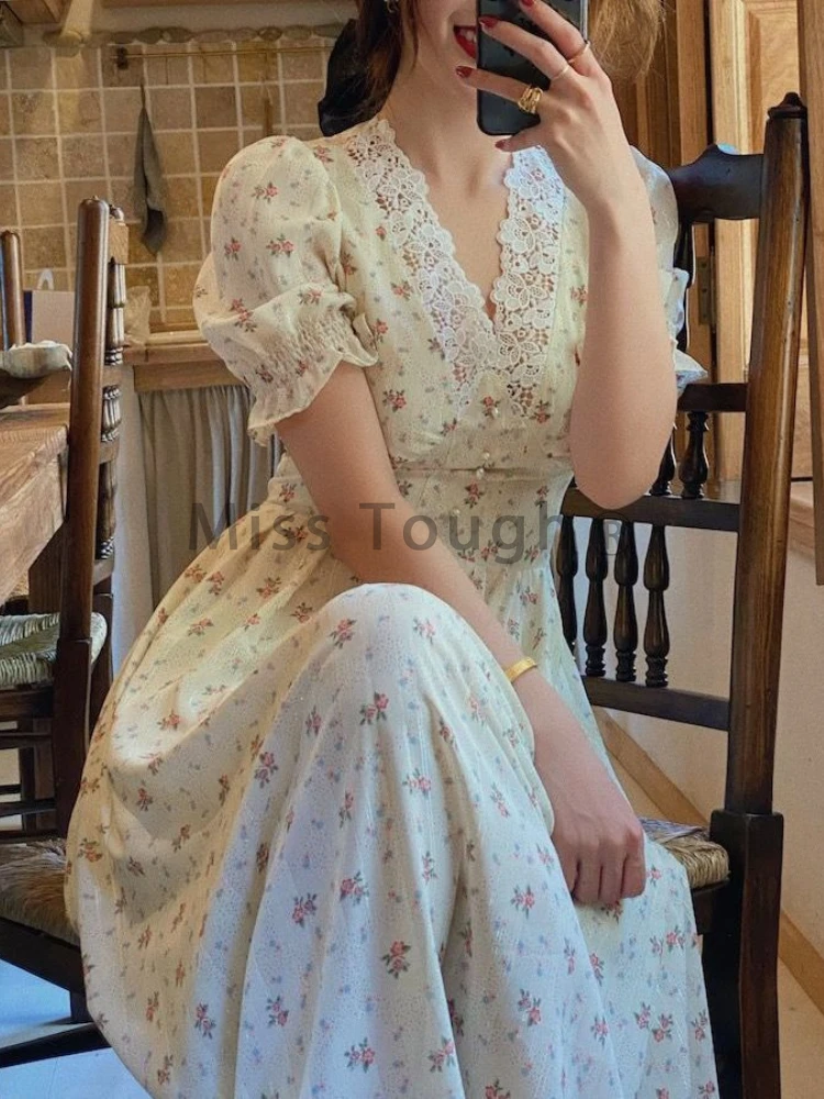 Robe en dentelle florale vintage pour femme, robes mi-longues décontractées, robe une pièce, mode coréenne élégante, robe de soirée à col en V, nouveau