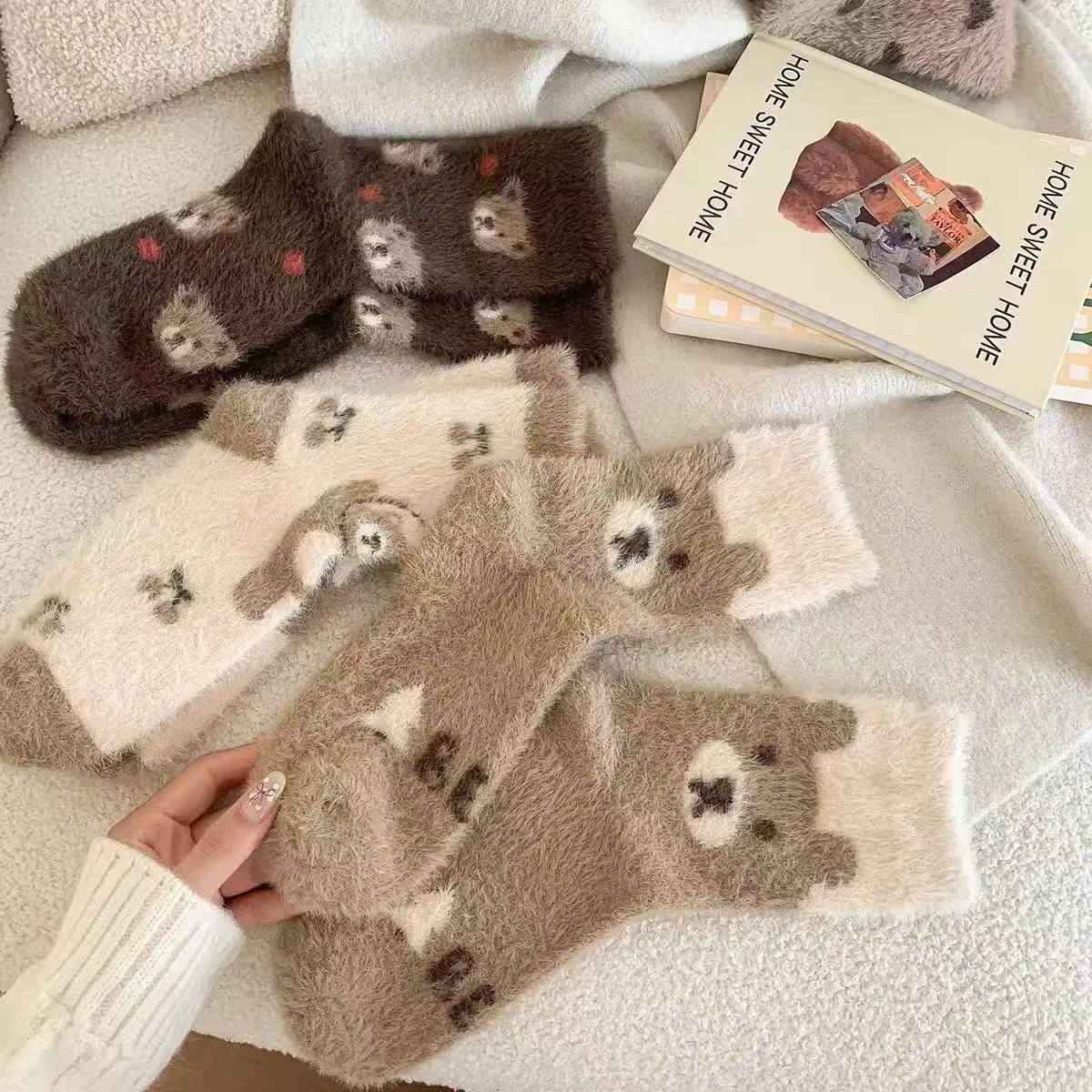 

5 Pairs Women's Socks Set Korean Cartoon Bear Kawaii Sweet Cute Versatile Winter Thicked Plush Warm Comfortable Socks For Girl