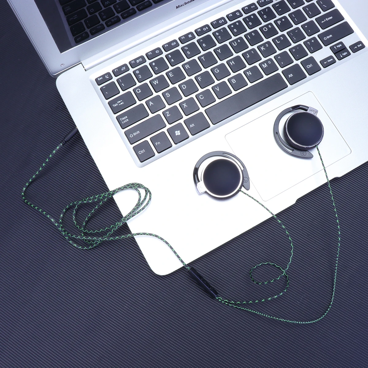 

Professional Sports Headset Wired Earphone with Noise Isolation and Lightweight Durable Design for All Activities