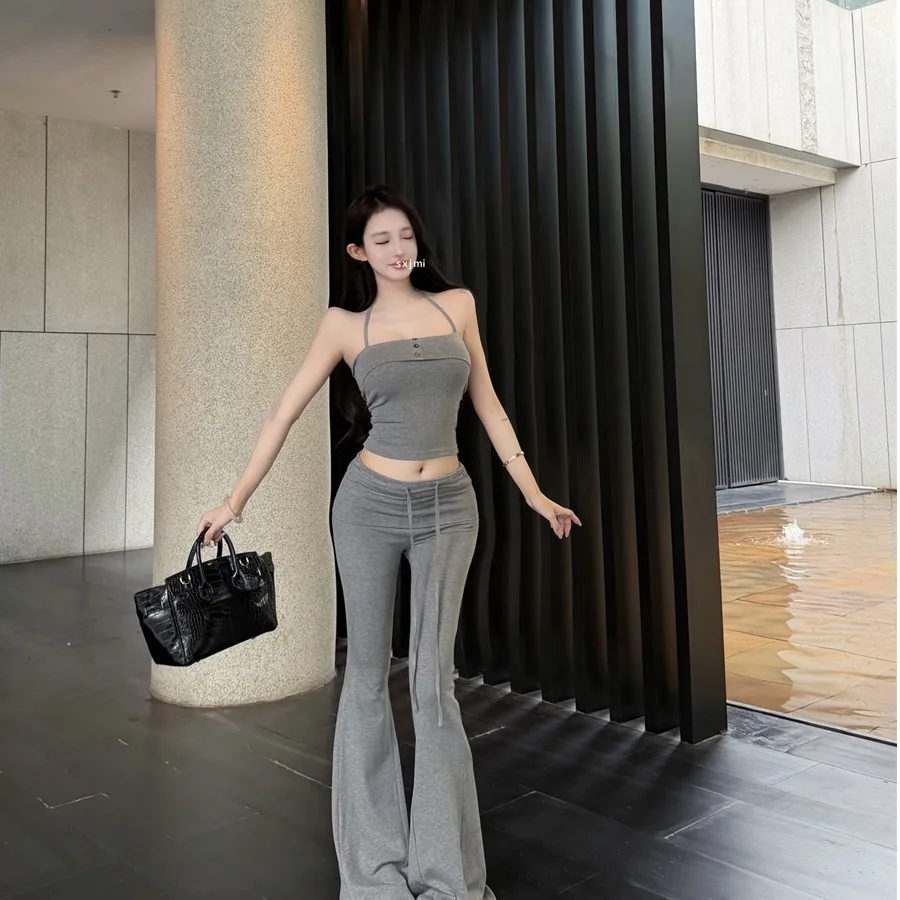 Women's Commuter Style Sleeveless V-Neck Top And Flared Pants Two-Piece Set Summer Casual Outfit Simple Design Hanging Neck