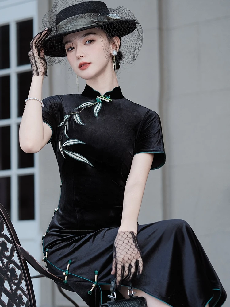 

Элегантное бархатное платье с высоким разрезом и коротким рукавом в ретро-стиле для молодых женщин, повседневное, с эффектом похудения и эстетической ценностью