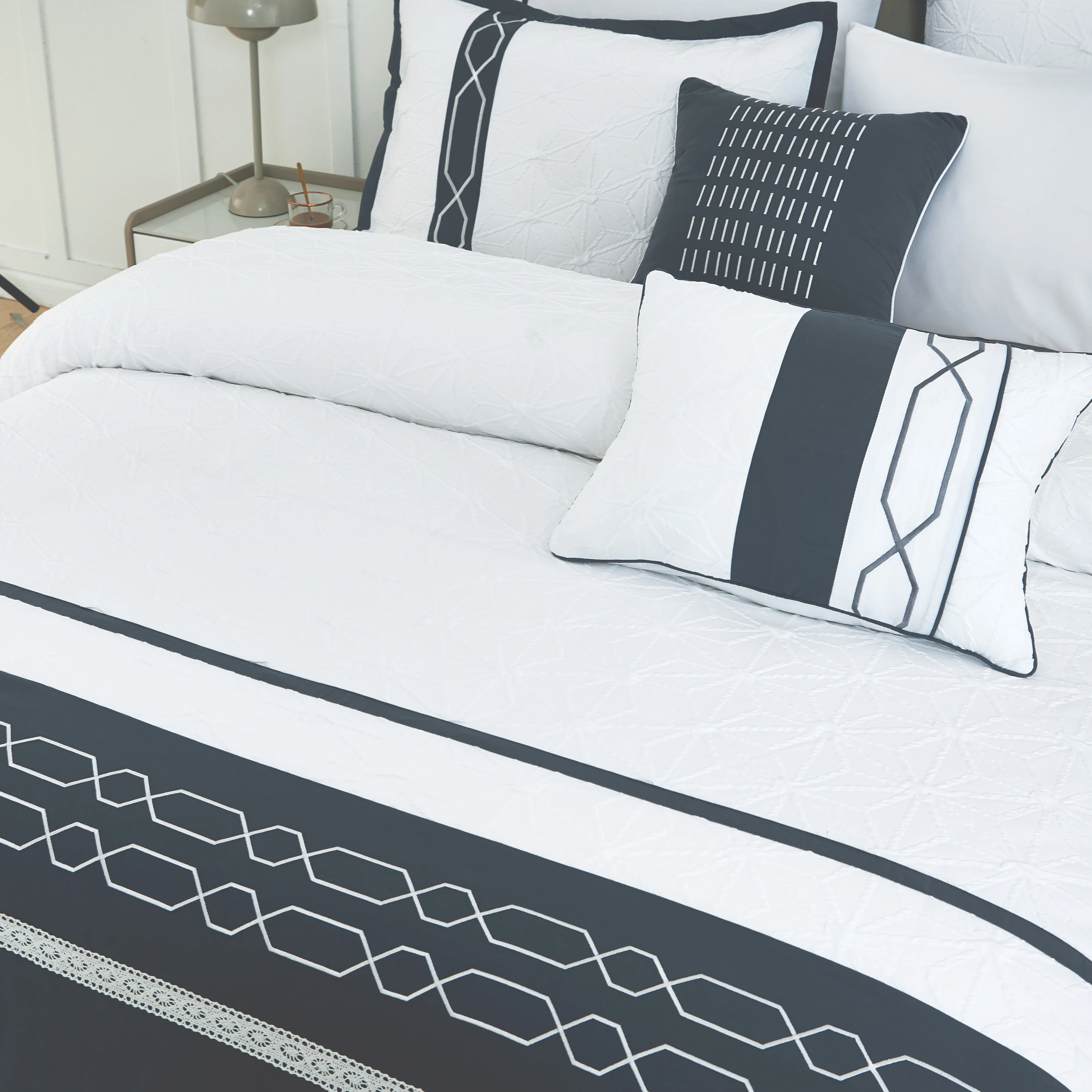 New Arrival Queen Size 3D Bubble Custom Comforter Set 100% Cotton Woven Technique Vintage 8-Piece Customized Comforter Set