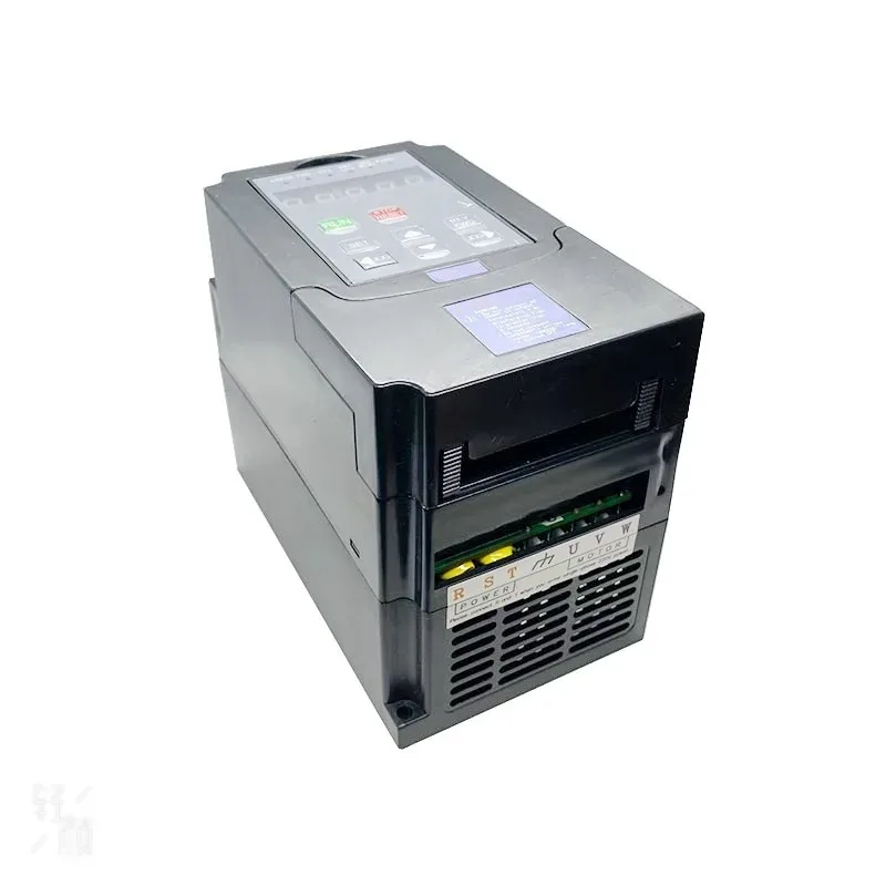 1PCS A2-8022 single-phase three-phase 180-250V output three-phase 220V inverter motor fan 2.2kw speed regulation