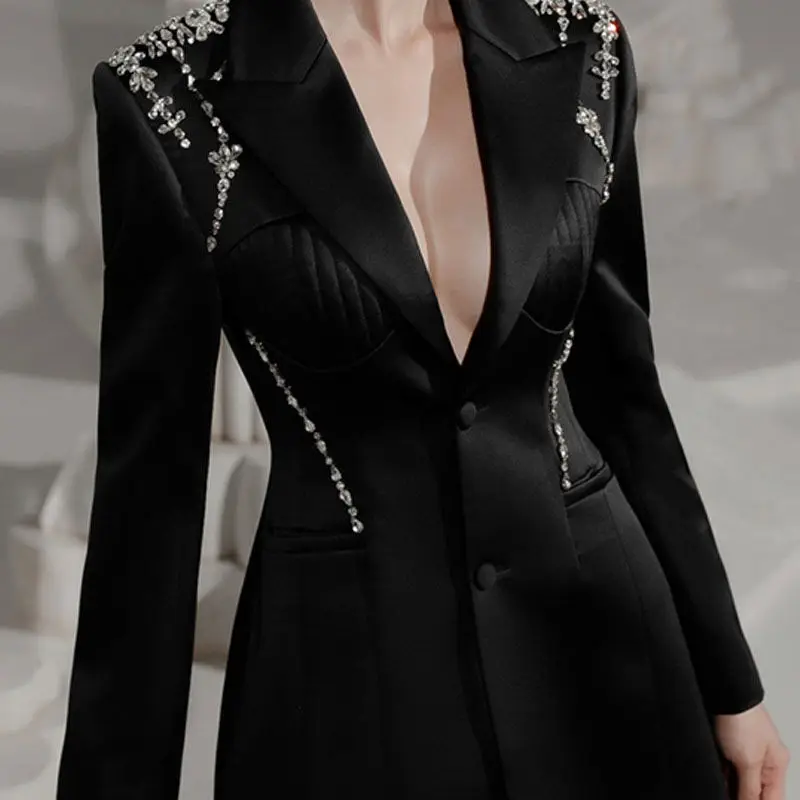 Autumn and winter niche designers, heavy work nail water diamond deep suit collar, waist up, slimming black personalized