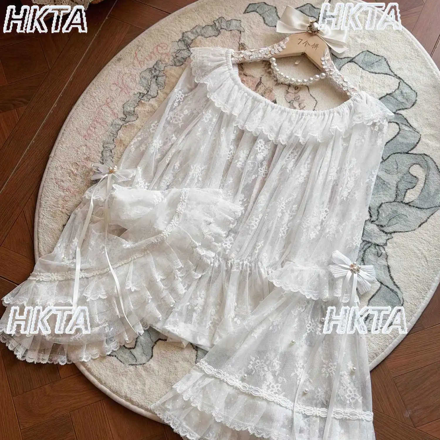 

Japanese Lolita Summer New Lace Bow Crew Neck Horn Long Sleeve Bottoming Shirt White Blouse Top Sweet Cute Blusas for Women