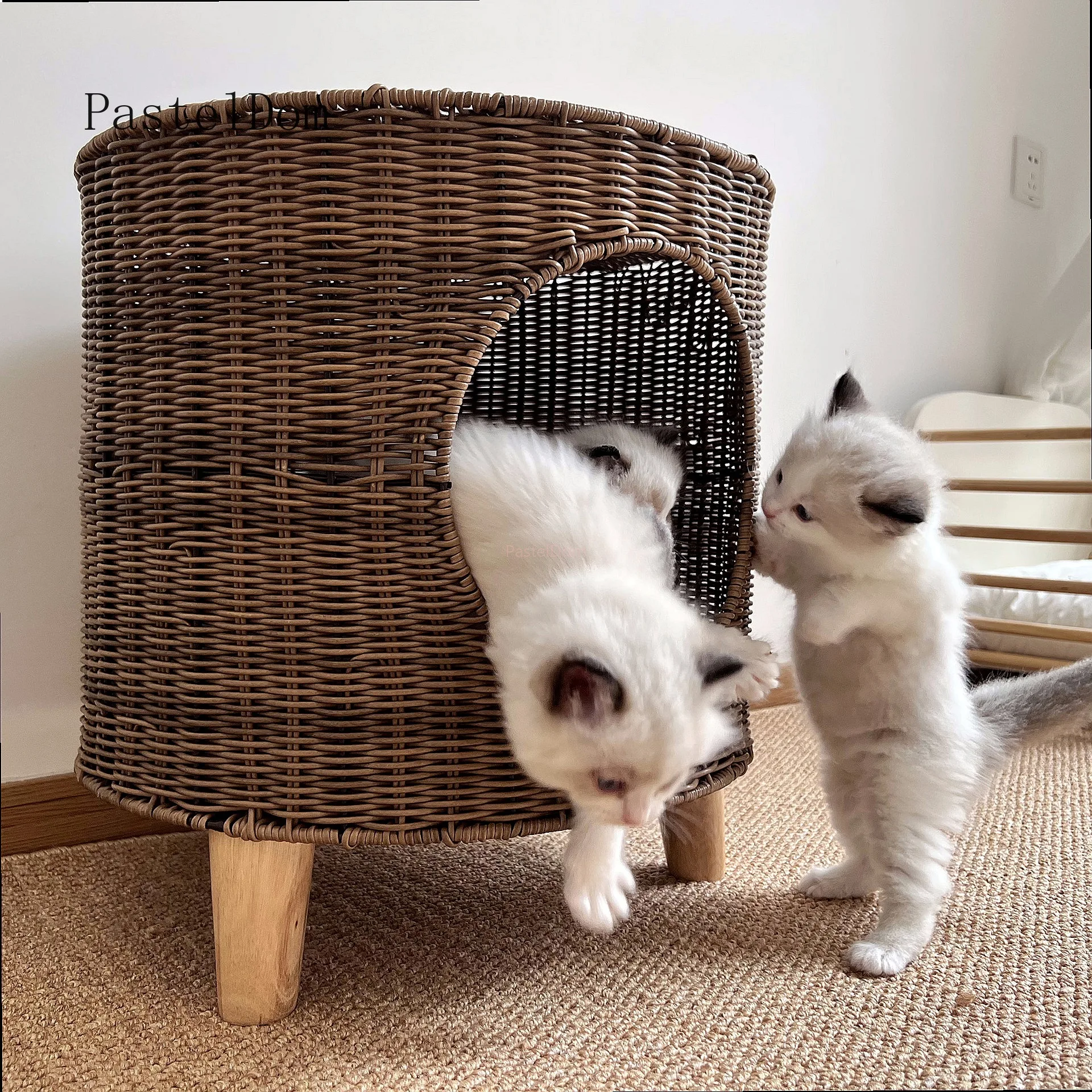 All‑Season Cozy Semi‑Enclosed Wicker Pet Bed, Breathable Tripod‑Structure Warm Winter Shelter Sleeping House for Cats & Dogs