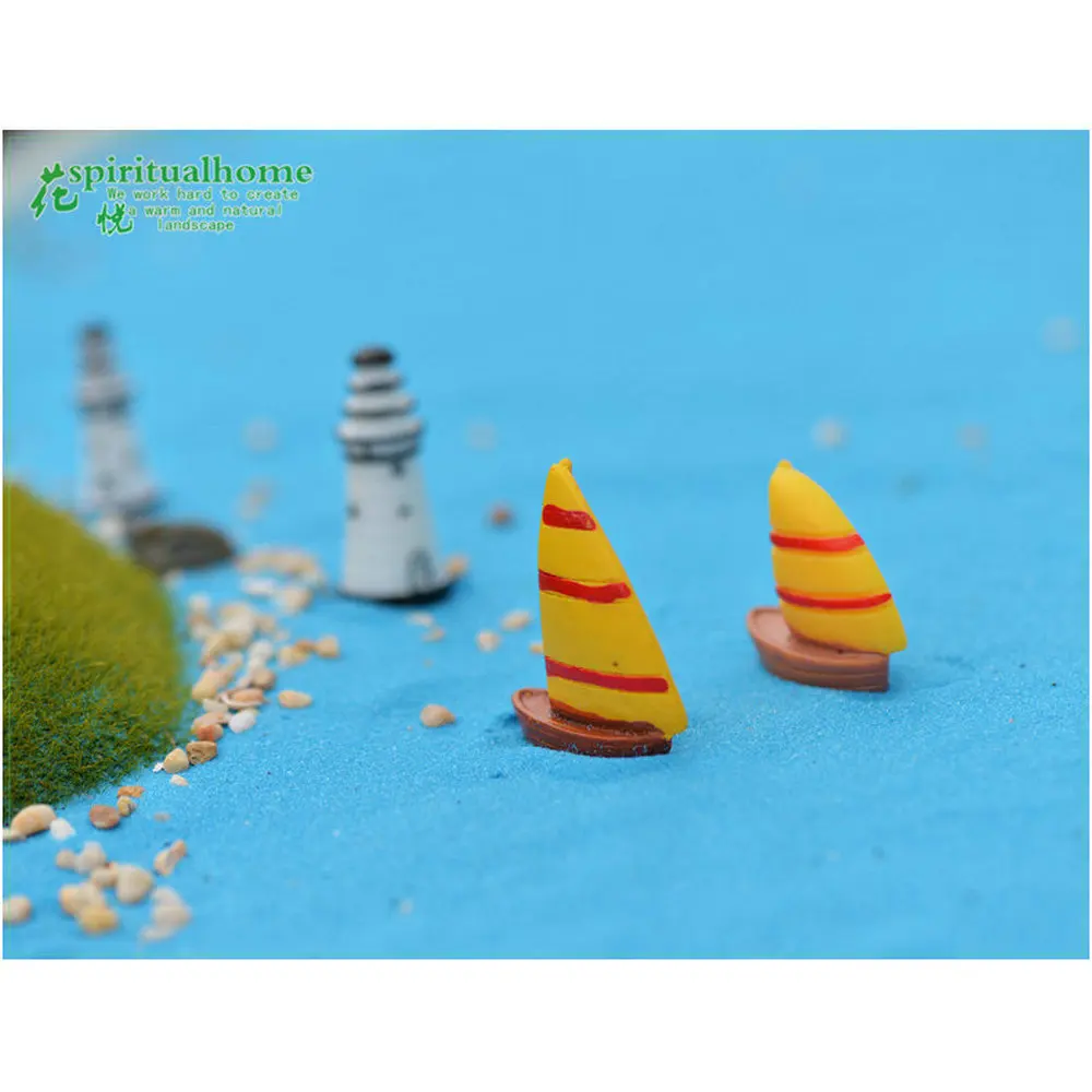 1pcs/lot Lovely Cute Mini Boat 3cm An 4cm Sail Sailing Boat Miniature Garden Sea Breeze Boat DIY Decoration Fairy Garden