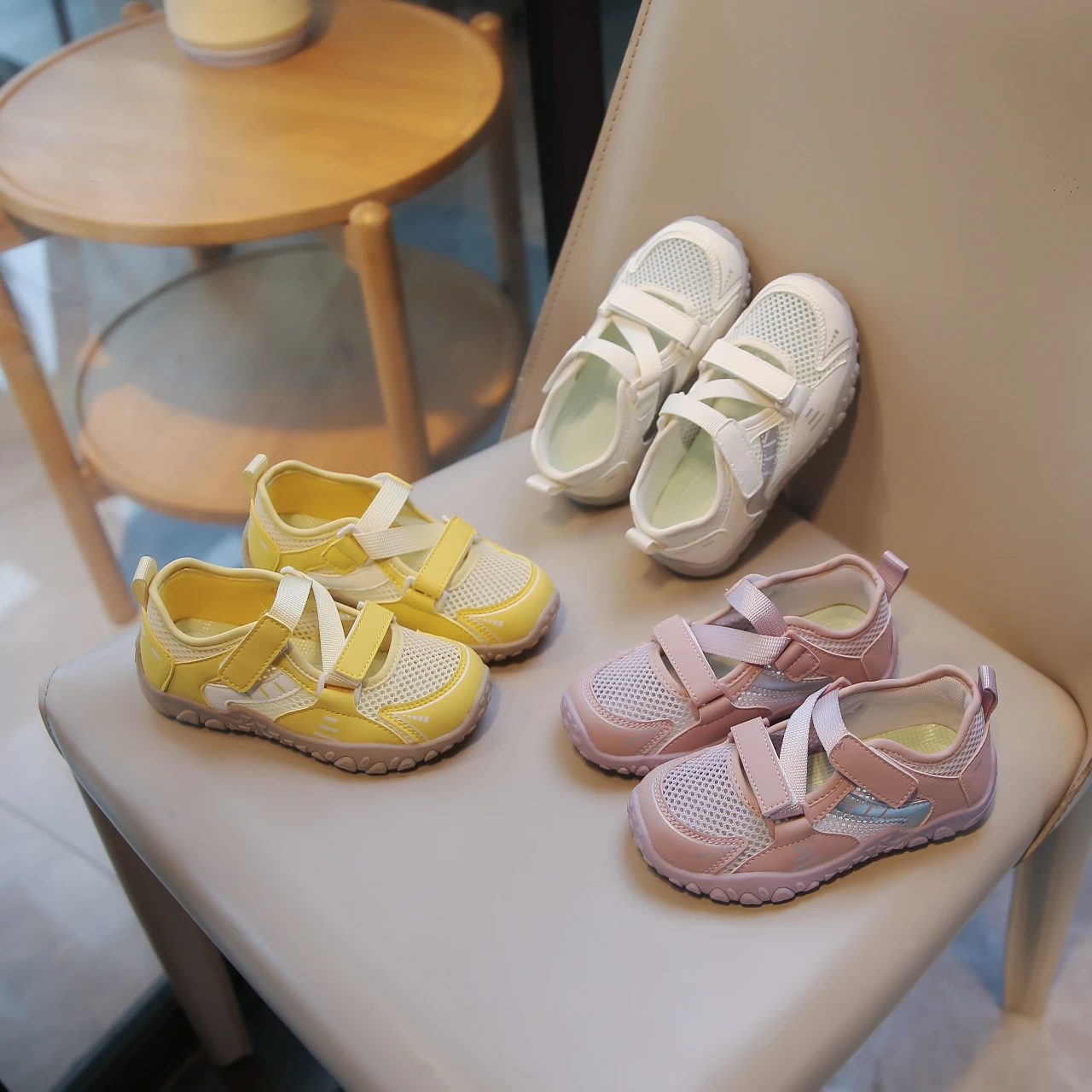 Little Girls Cut-outs Mesh Sneakers 2026 New Summer Chunky Sporty Sandals Soft Sole Comfort Versatile School Barefoot Trainers