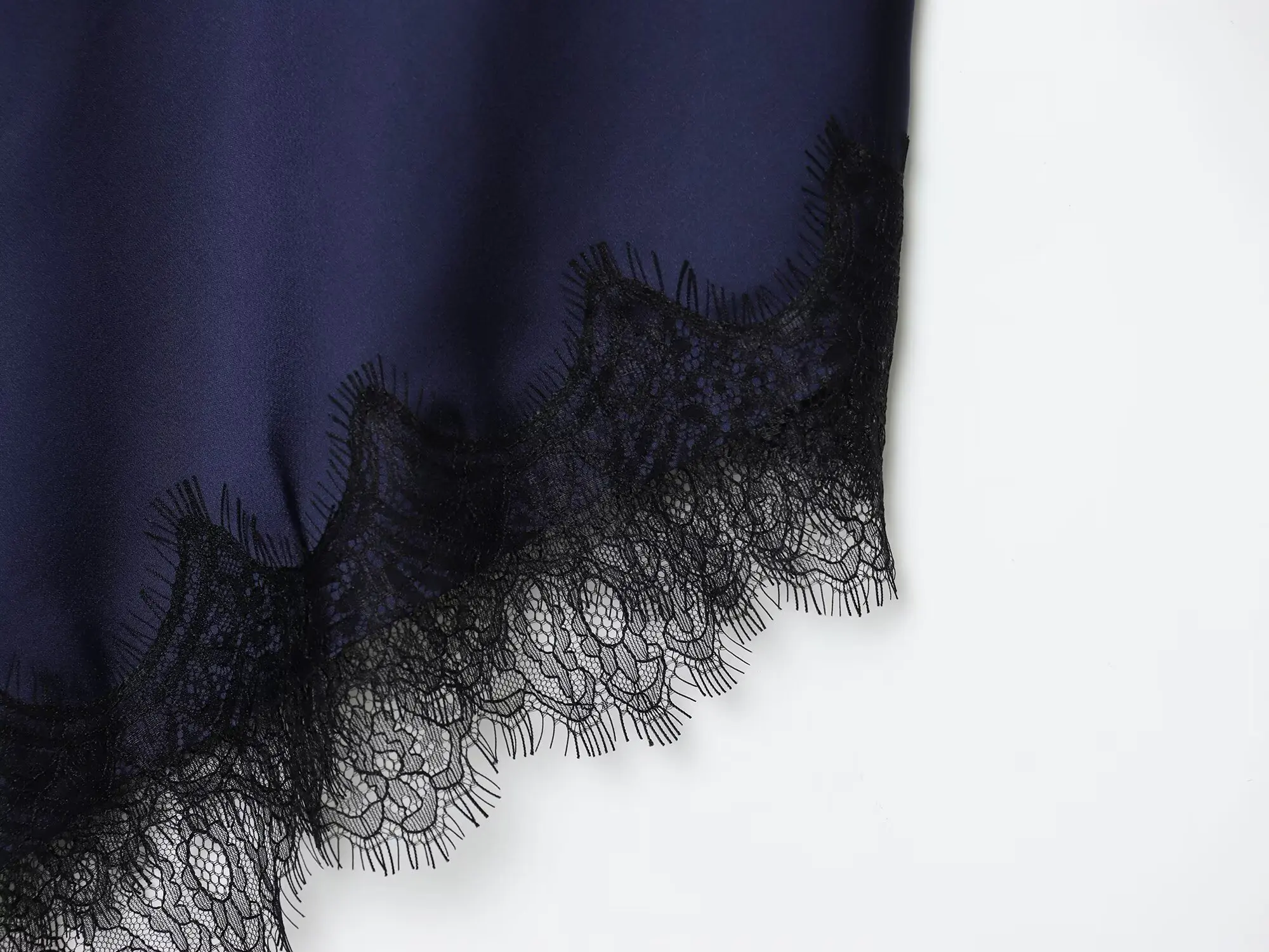 Kondala elegante assimétrico cetim suspender vestido feminino chique renda hem vestido curto 2026 primavera moda feriados festa cami vestido