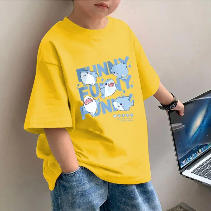 تي شيرت صيفي لطيف بأكمام قصيرة للأولاد بنمط سمك القرش، ملابس صيفية كاجوال برقبة دائرية نصف كم للأولاد