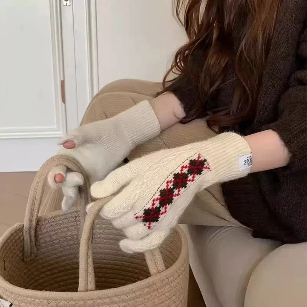 Stylish Acrylic One Tip Touch Screen Gloves Diamond Cable Cold Proof Long Winter Knitted Gloves Warm Knit Gloves Student