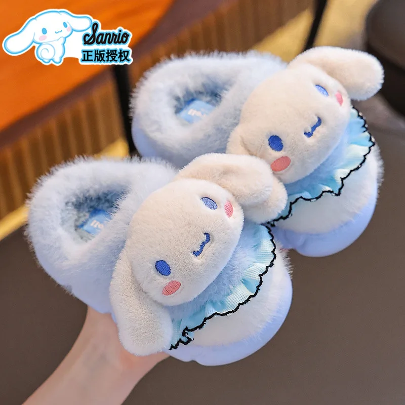 

Детские плюшевые тапочки с героями мультфильмов, хлопковые тапочки, милые нескользящие теплые бархатные домашние тапочки в стиле аниме для девочек, кавайные тапочки для родителей и детей