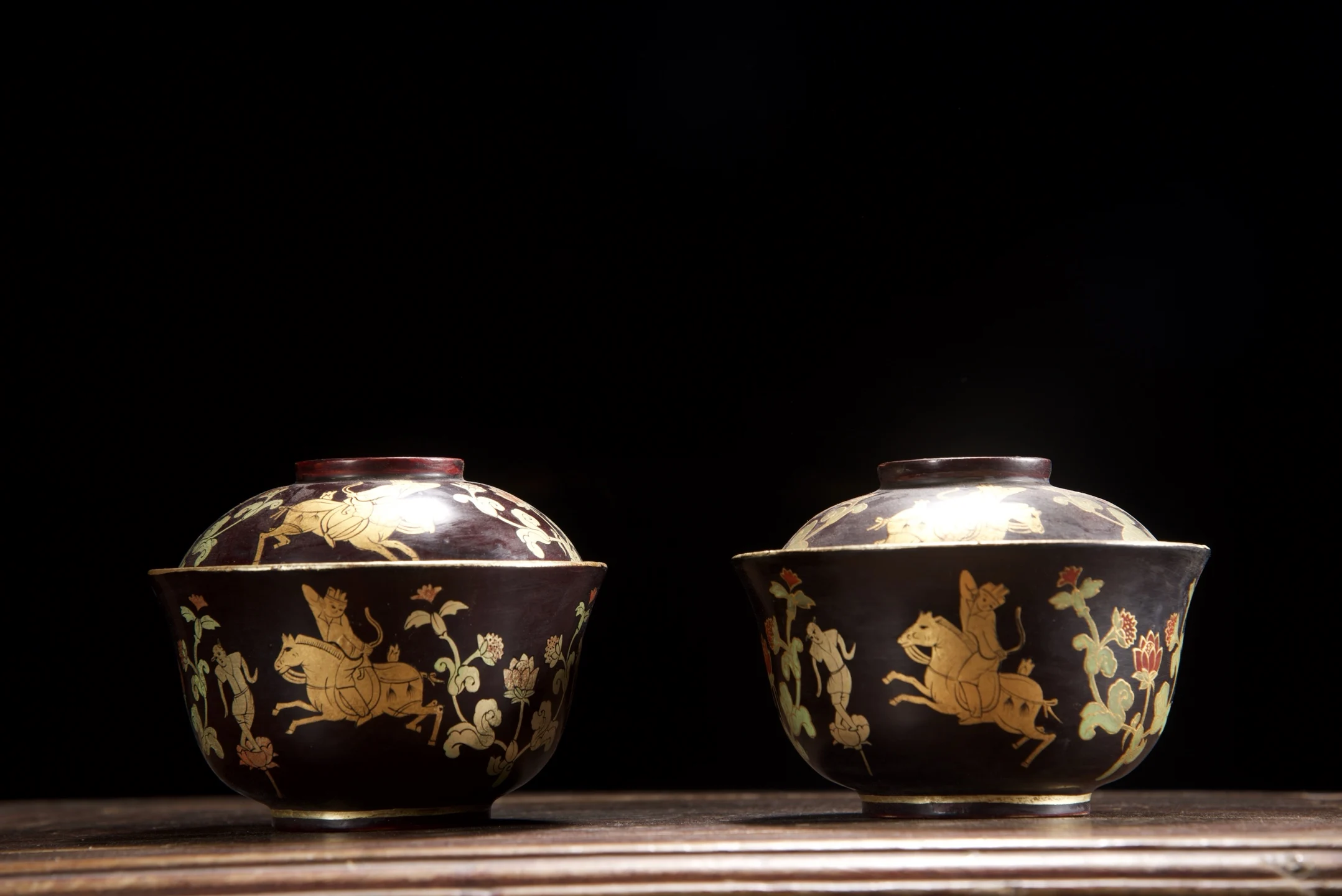 Wood Lacquerware Outline in gold Riding and Shooting Pattern Patterned lid bowl tea bowl handicraft screen Study Amass wealth