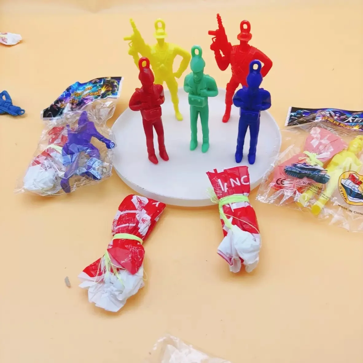 Hand Throwing Mini Soldier Parachute Toys For Kids Fun Play Outdoor Sports Game Children's Educational Gifts