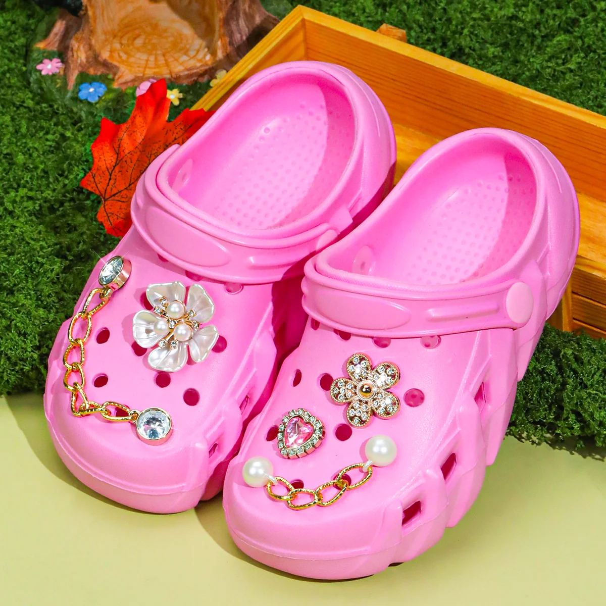 One-Step Garden Shoes, Kids Slip-On Clogs and Mules, Thick-Soled EVA Indoor Hole Shoes, Summer Beach Non-Slip Slippers 2501