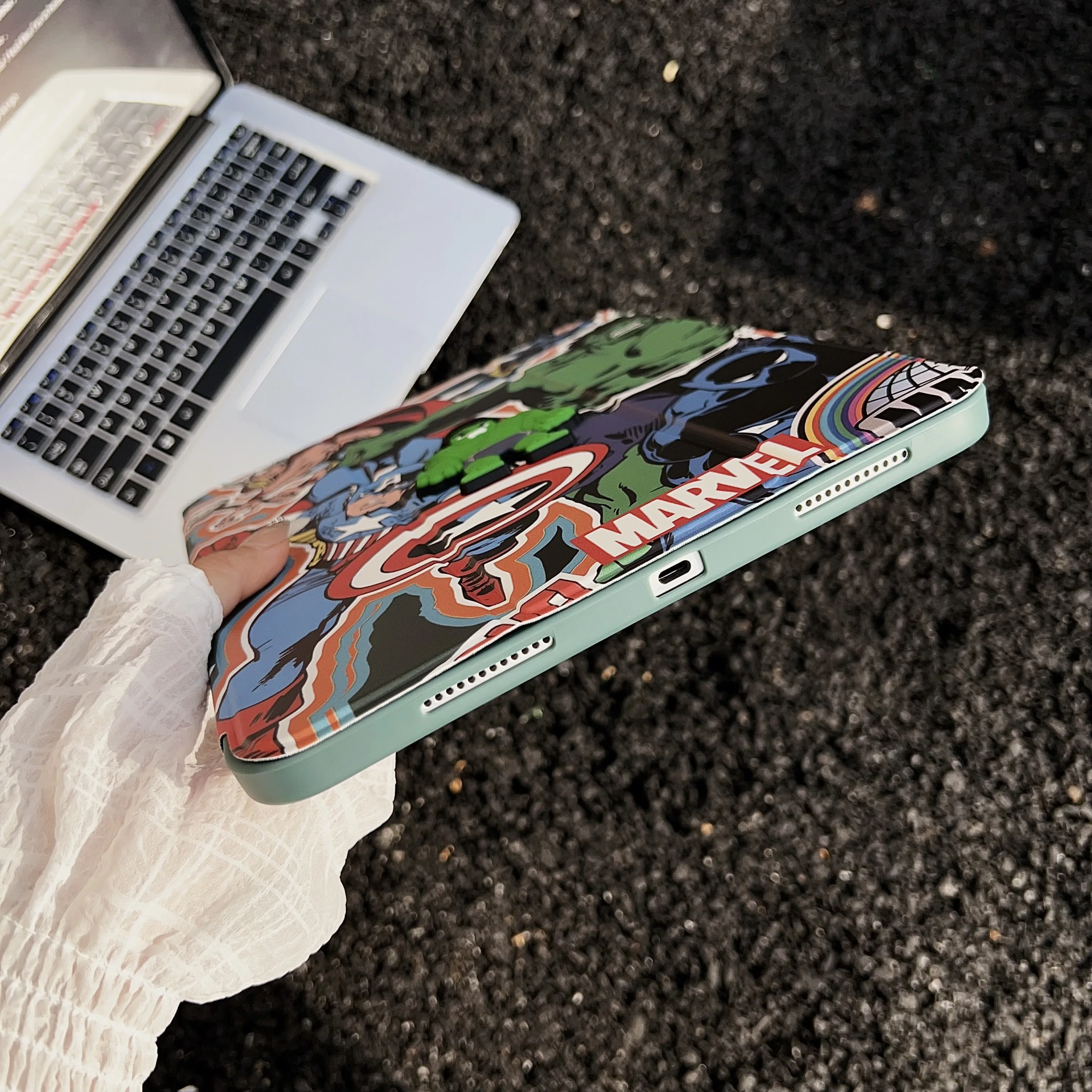 Etui z uchwytem Y do iPad Air 4 5 iPad 8. generacji 9. generacji Pro 11 Mini 6 7 8.3 modele Kreskówka Marvel 3D Superbohater Etui Ochronne na iPad z miejscem na rysik