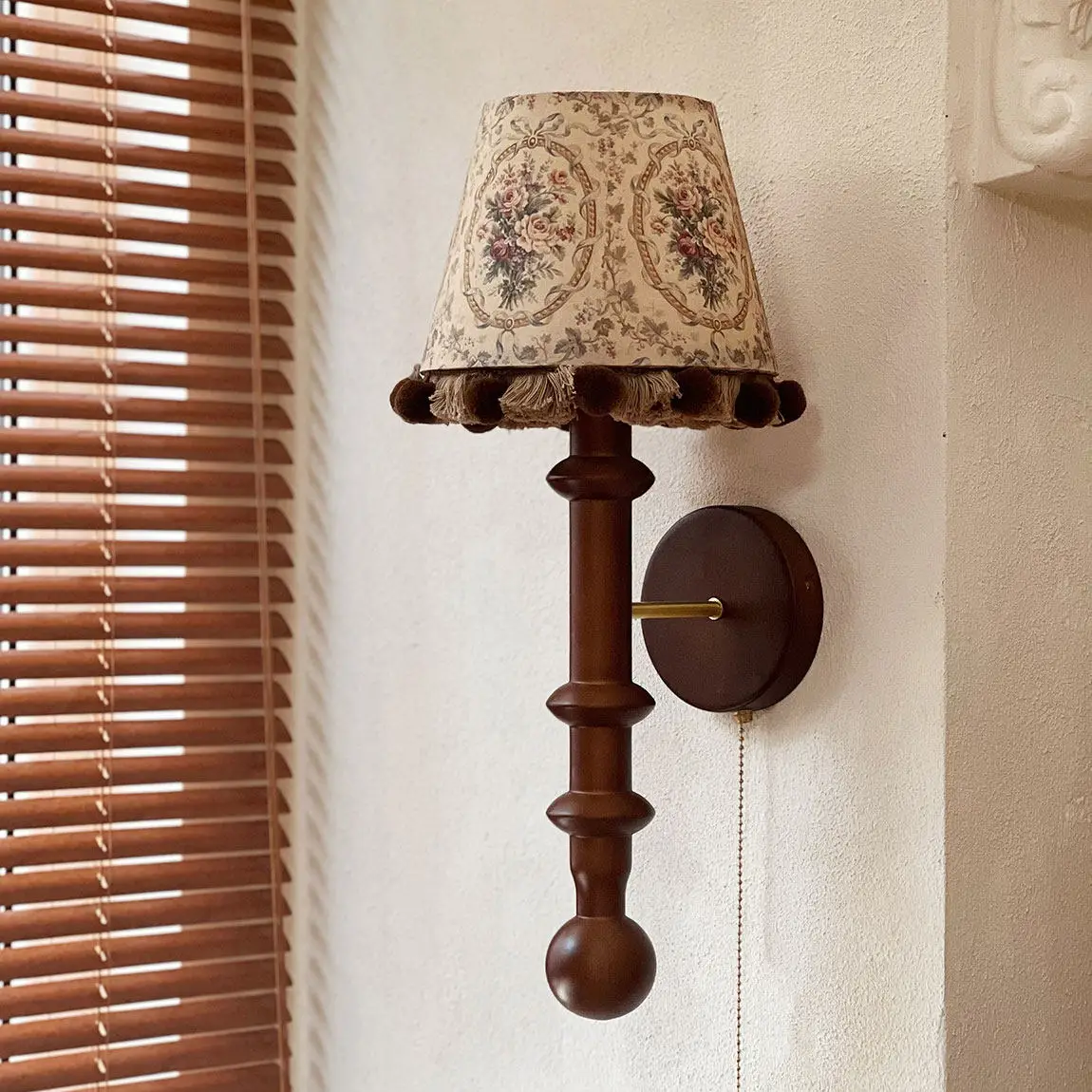 Medieval style fringed solid wood lamps, rural style bedroom bedside lamp, living room wall lamp