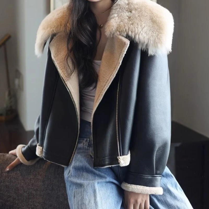 Winter 2025 new fur integrated coat women's short locomotive lapel lamb wool