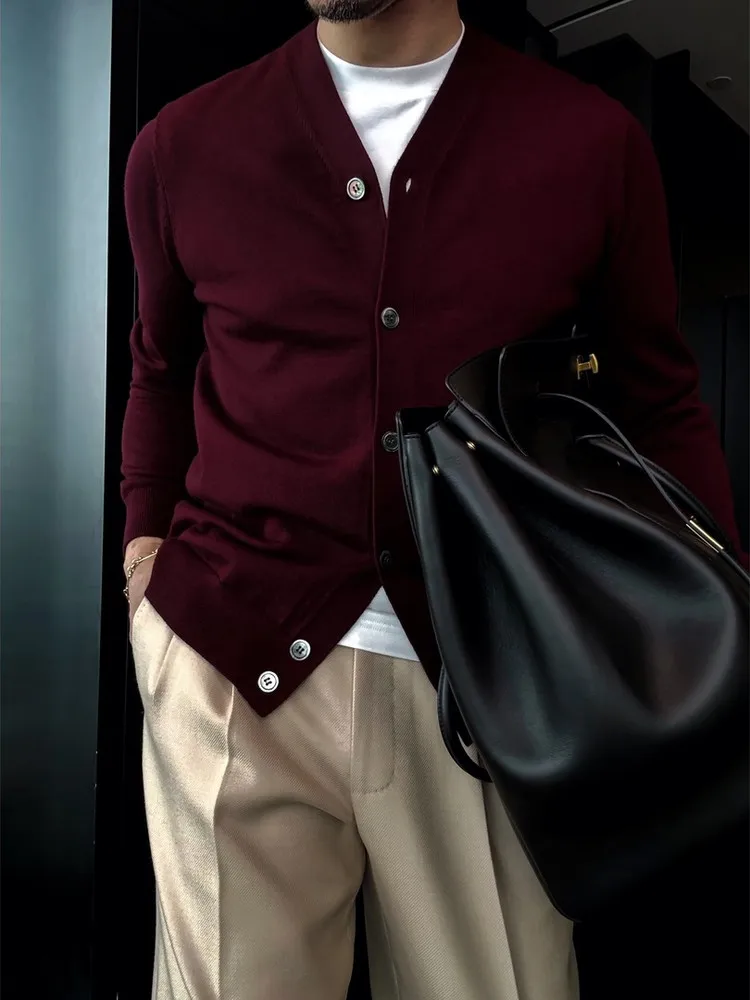 

Красный вязаный кардиган на пуговицах мужской, приталенный, класса люкс, простой, осенний, новый, повседневный, деловой, теплый, верхняя одежда, свитер с V-образным вырезом