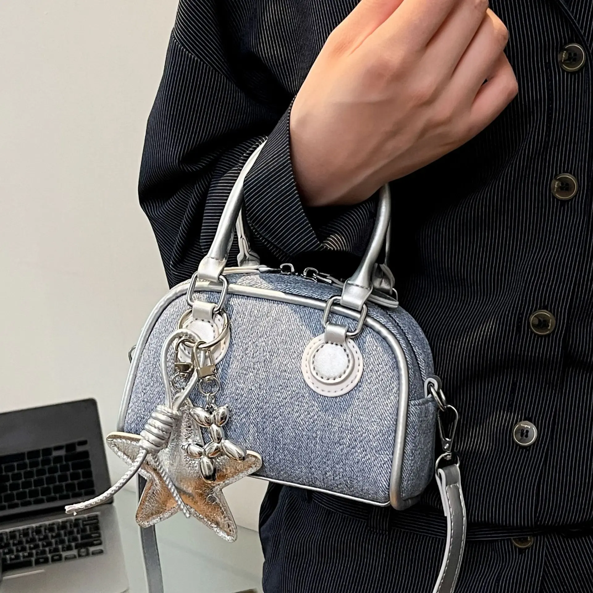 New Korean version of the comfortable handheld shell bag ins simple denim shoulder bag senior sense of crossbody women's bags