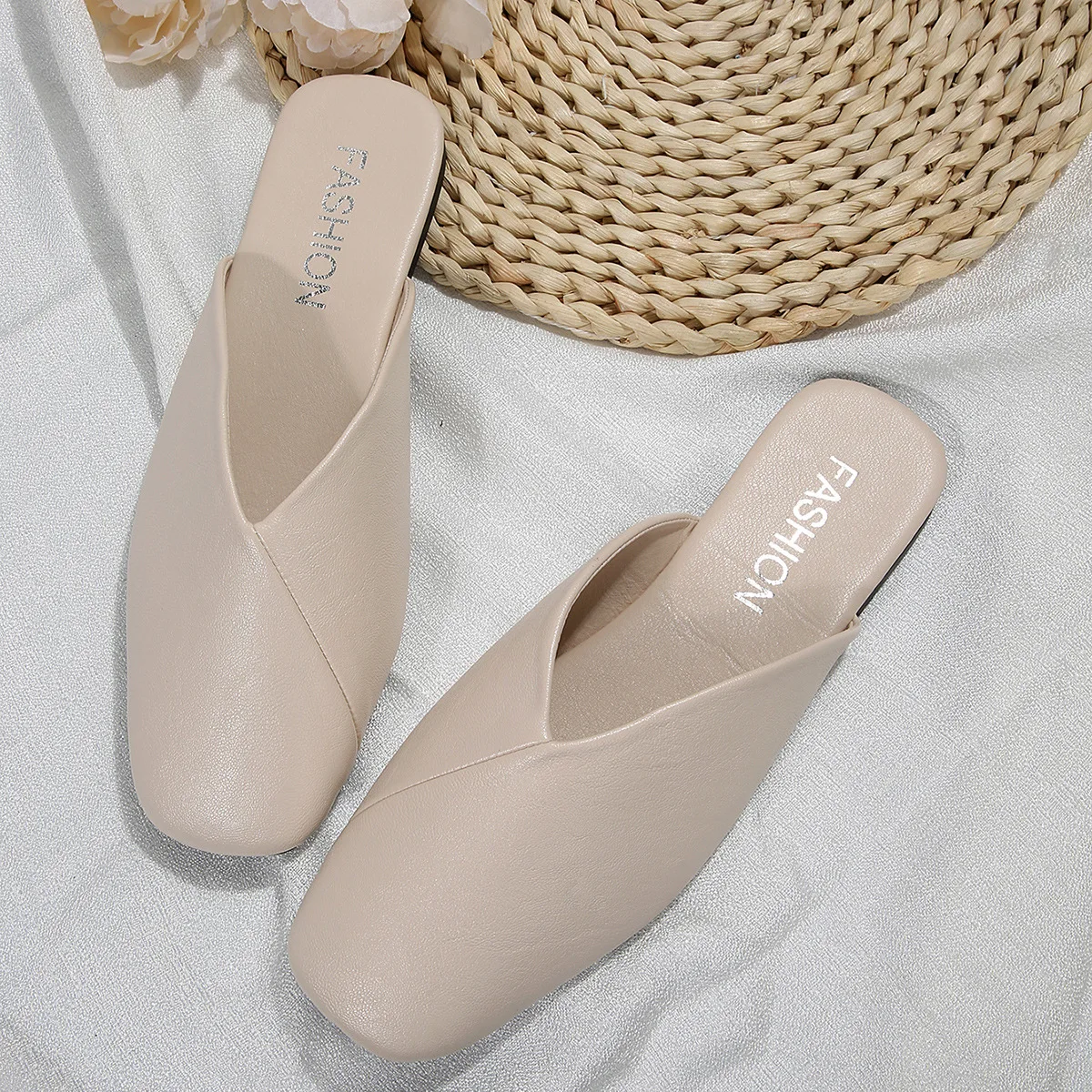 Women's Summer New Sandals Minimal Retro Versatile Flat Shoes Casual Comfortable Outdoor Soft Sole Ladies Slippers