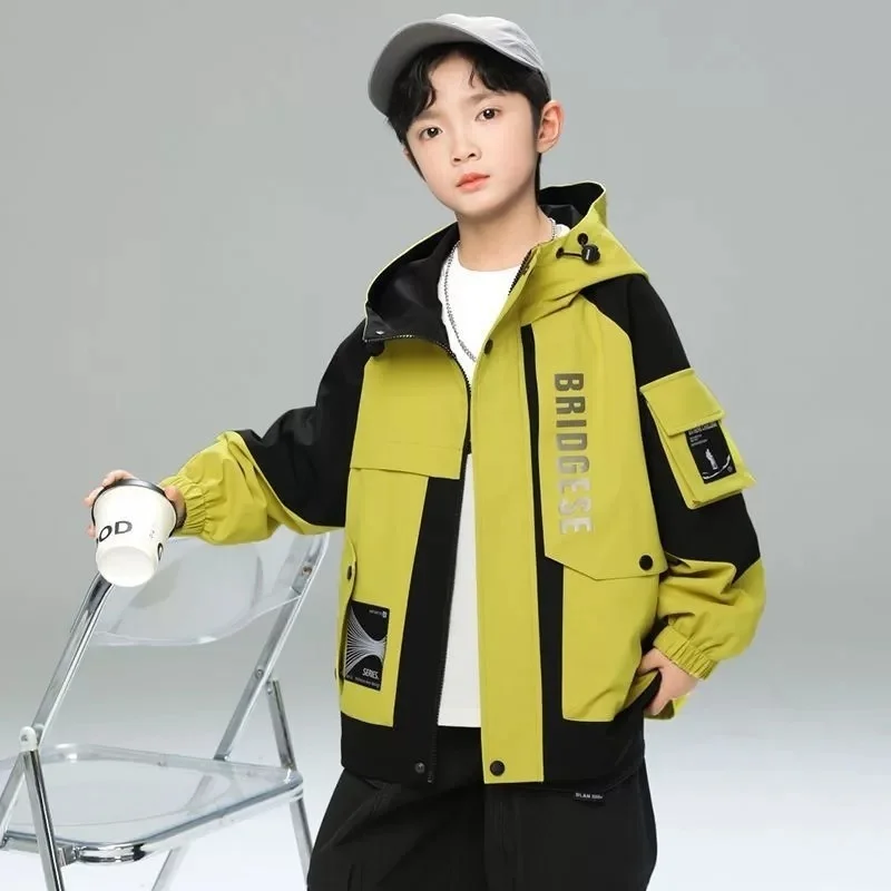 Giacca da ragazzo Abbigliamento antiurto antivento 2025 Nuova primavera e autunno Bambini di alta qualità Top da esterno Halloween Natale Regali per bambini