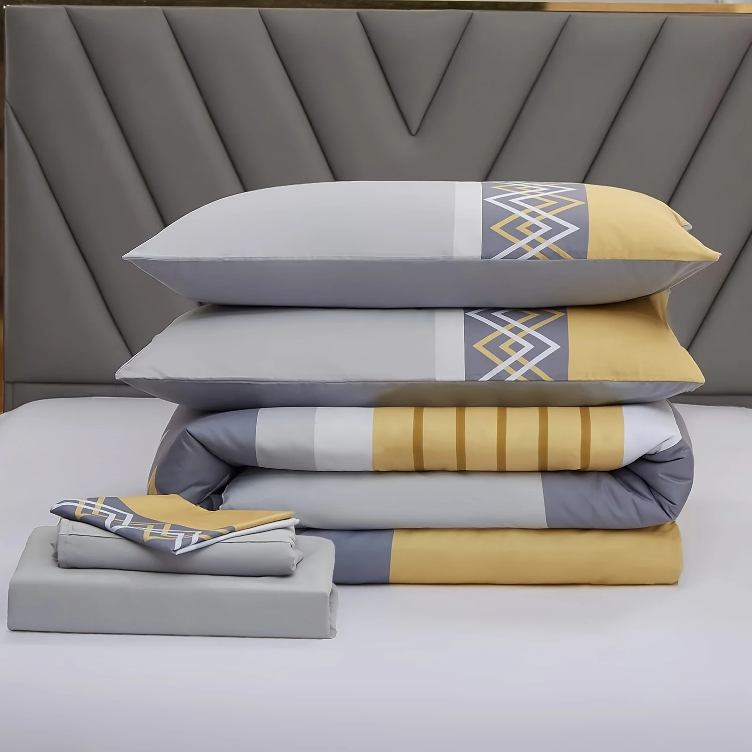 6-Piece Geometric Pattern Microfiber Comforter Set For Full Queen King Bed