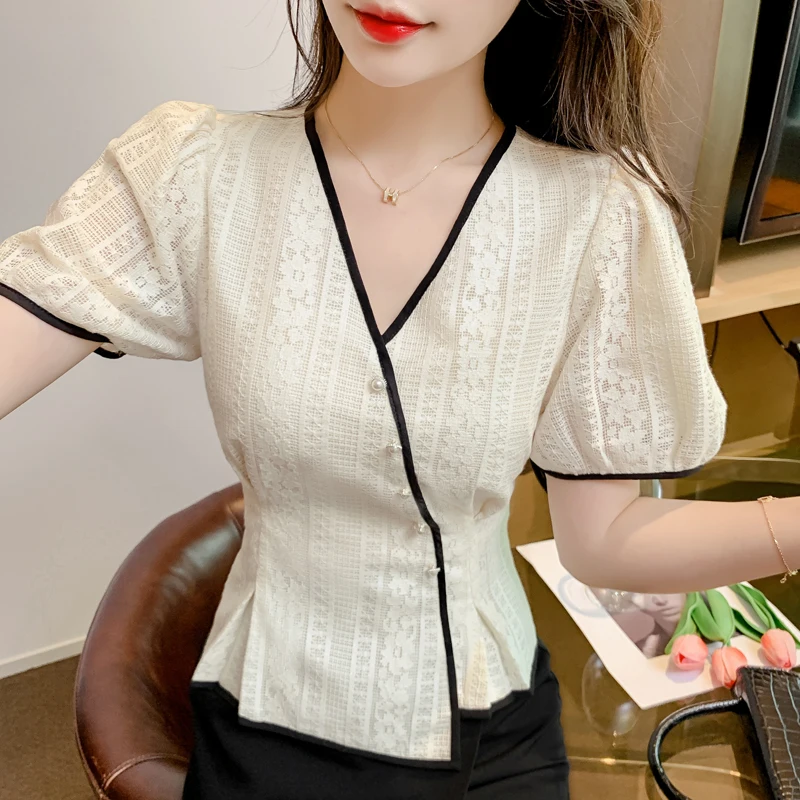 2024 Summer New Fashionable and Unique V-Neck Lace Small Crowd Waist Slimming Top for Women