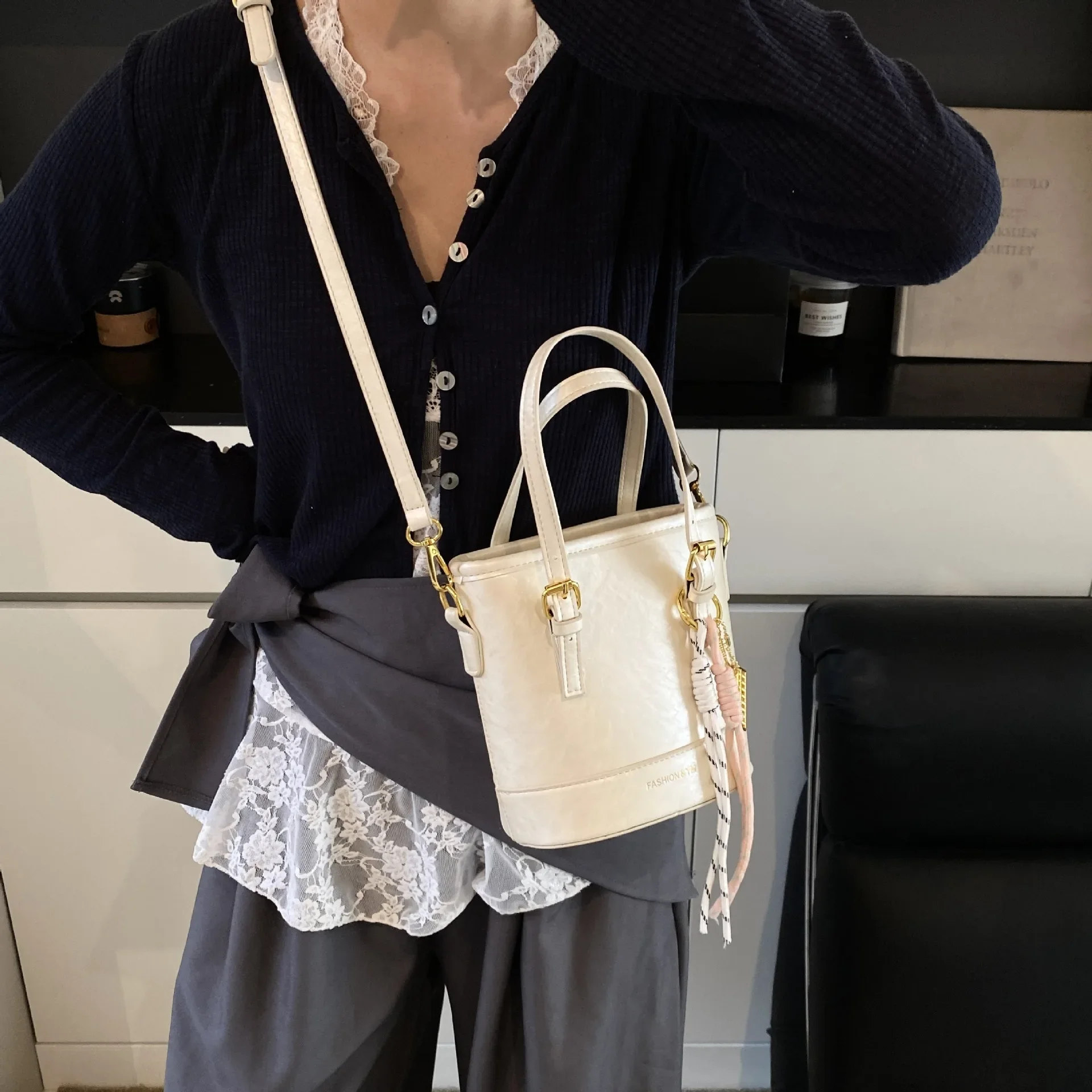 Luxuriös – koreanische Einkaufstasche der Klassen 2025, inspiriert, handgehalten, für Damen – elegant, minimalistisch und trendig